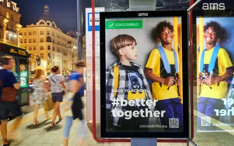 Ooh co to! Dzieciaki w szkolnych plecakach, gotowe na przygodę. #better together, bo razem raźniej!